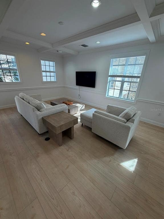 Building Photo - 5220 W Kennedy Blvd