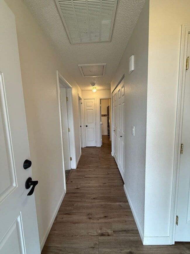 Building Photo - 3209ag