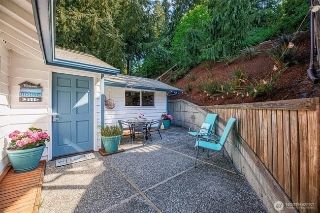 Building Photo - 6917 Olive Ave