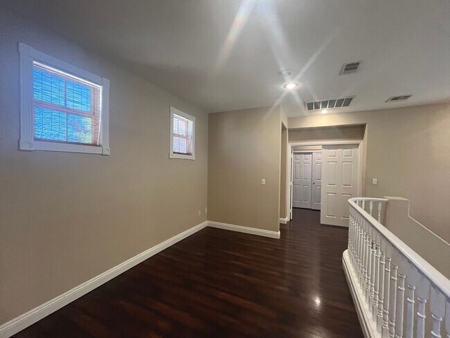 Building Photo - Discover this Gem w/sparkling pool & spa!