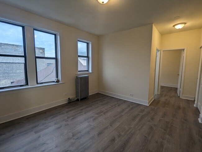 Building Photo - 1536 N Kedzie Ave