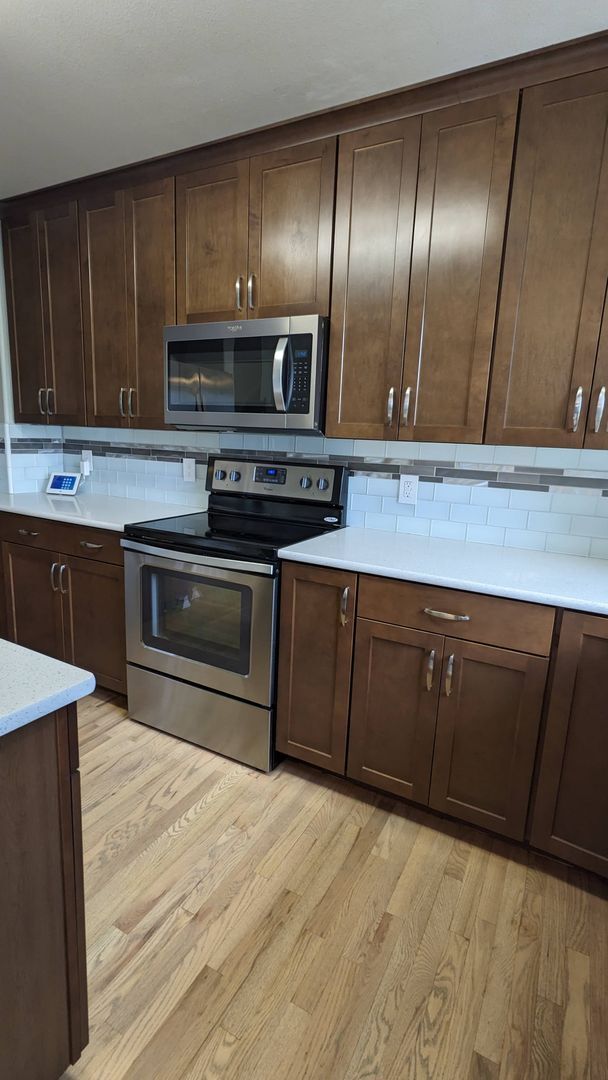 Building Photo - MODERN TWO STORY 3 BED/2.5 BATH WITH FENCE...