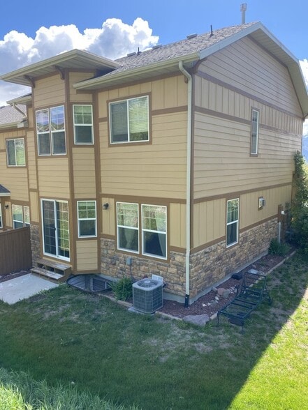Building Photo - 14772 Deer Park Ln