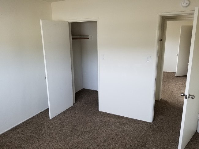 BR 1 - 1306 Manhattan Beach Blvd