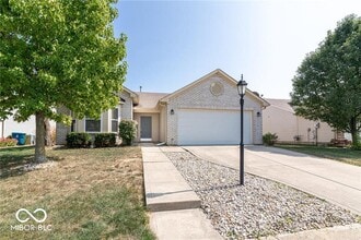 Building Photo - 11817 Shady Meadow Pl