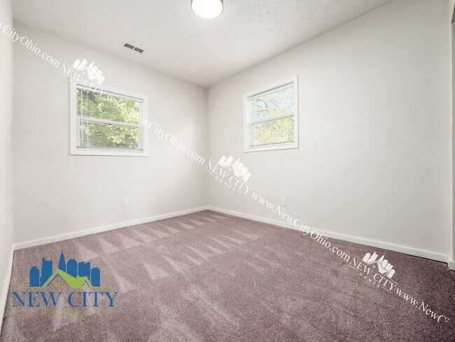 Building Photo - 753 1/2-878-872 Sullivant Ave