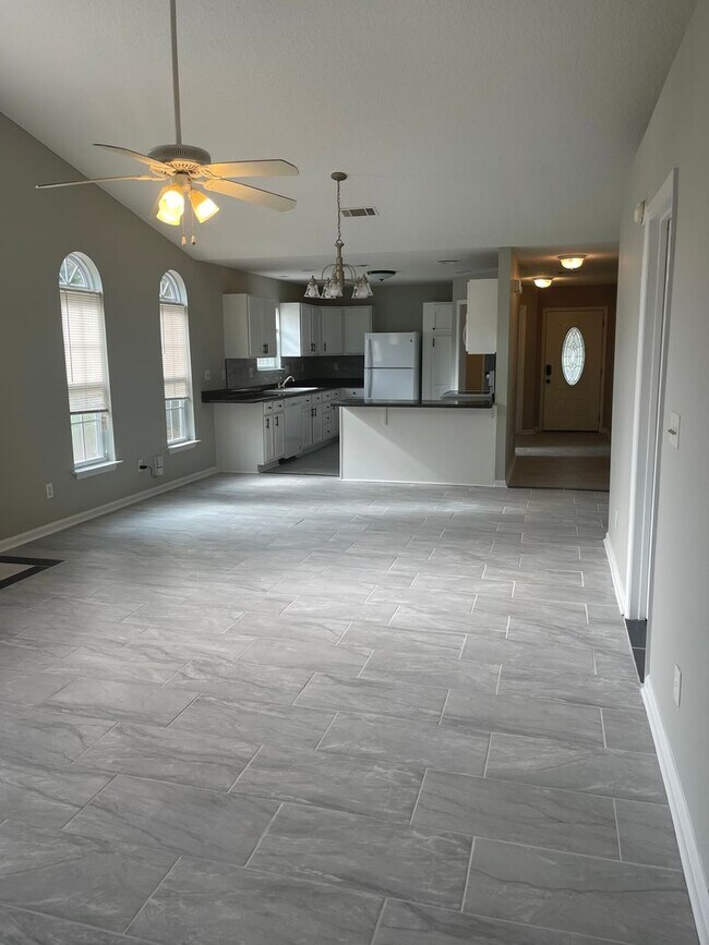 Building Photo - 267 Windridge Dr