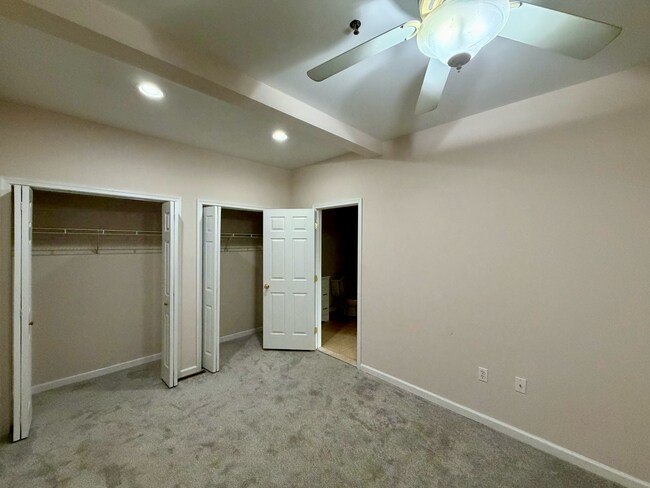 Building Photo - Adams Ave.