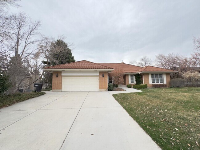 Building Photo - 3207 Apache Ln