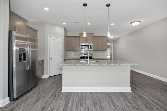 Building Photo - 153 Cherry Laurel Dr