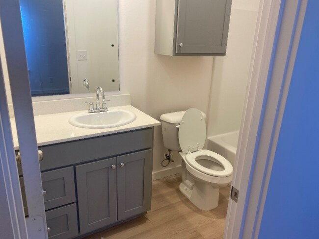 Building Photo - 5537 Itasca St