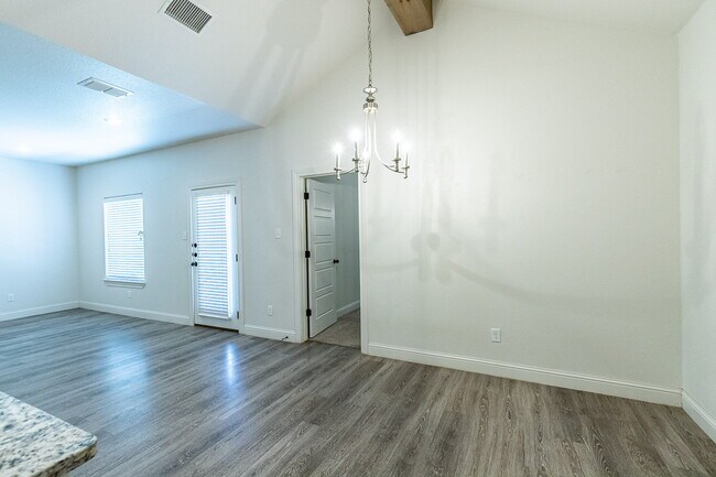 Building Photo - The Finer Things In Life/ The Town Homes o...