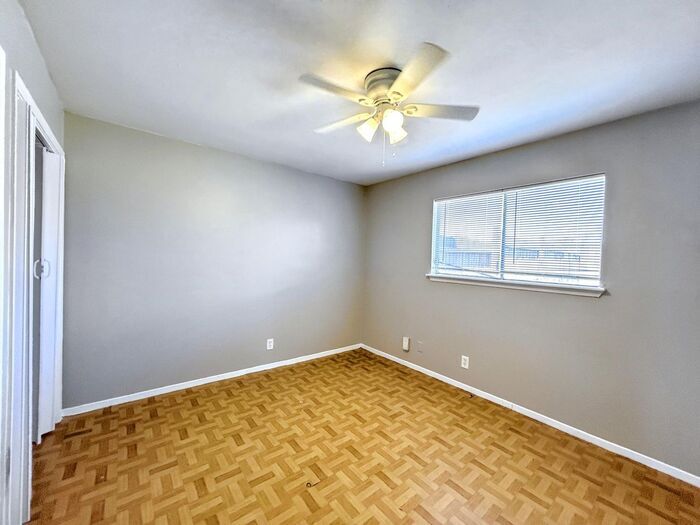 Building Photo - 1304 Parsons Dr