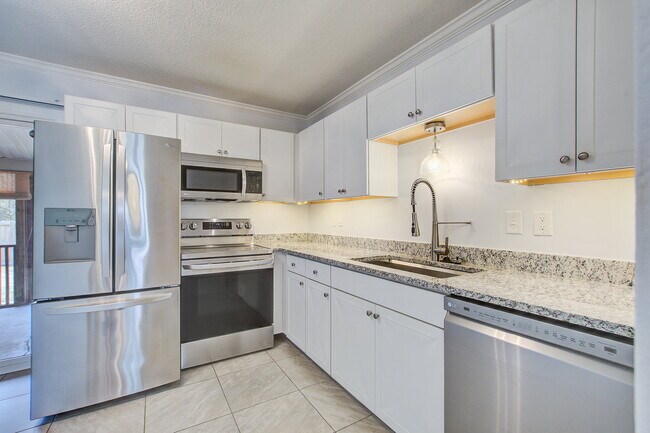 Building Photo - 1836 Mepkin Rd