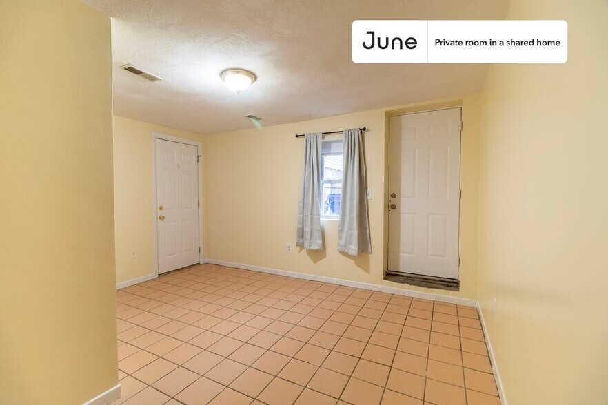 Primary Photo - Room in Shared 3 bed/2 bath home