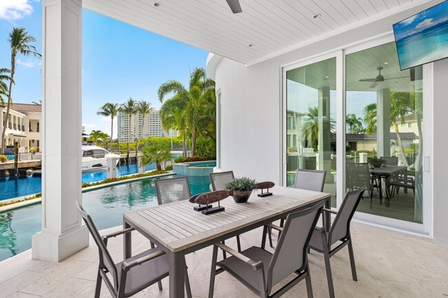 Building Photo - 863 Enfield St