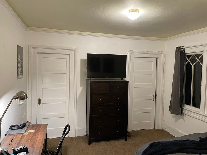 2nd Bedroom - 2615 Parker St