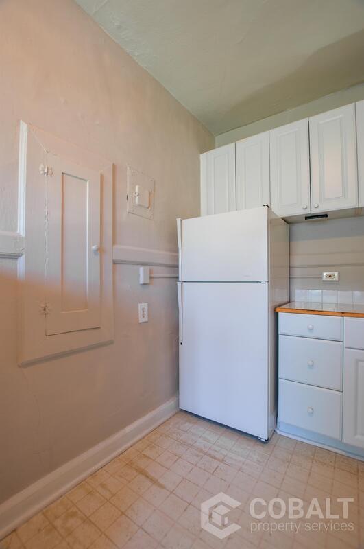 Building Photo - 678 Somerset Terrace NE