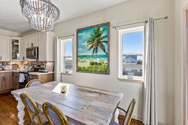 Building Photo - 14204 Miramar Dr