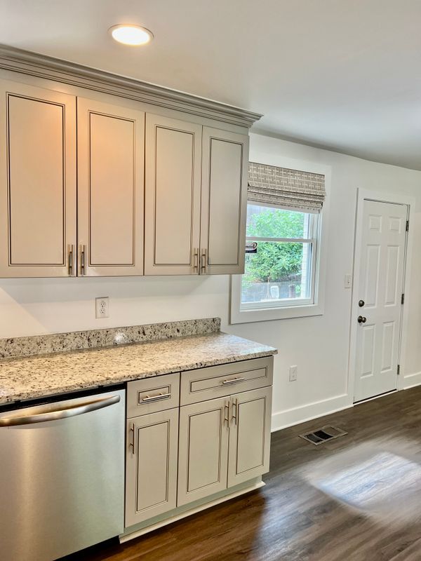 Building Photo - 375 Cologne Dr SE