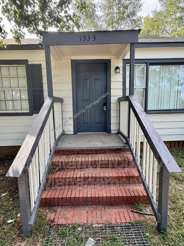 Building Photo - 1533 Engle Dr