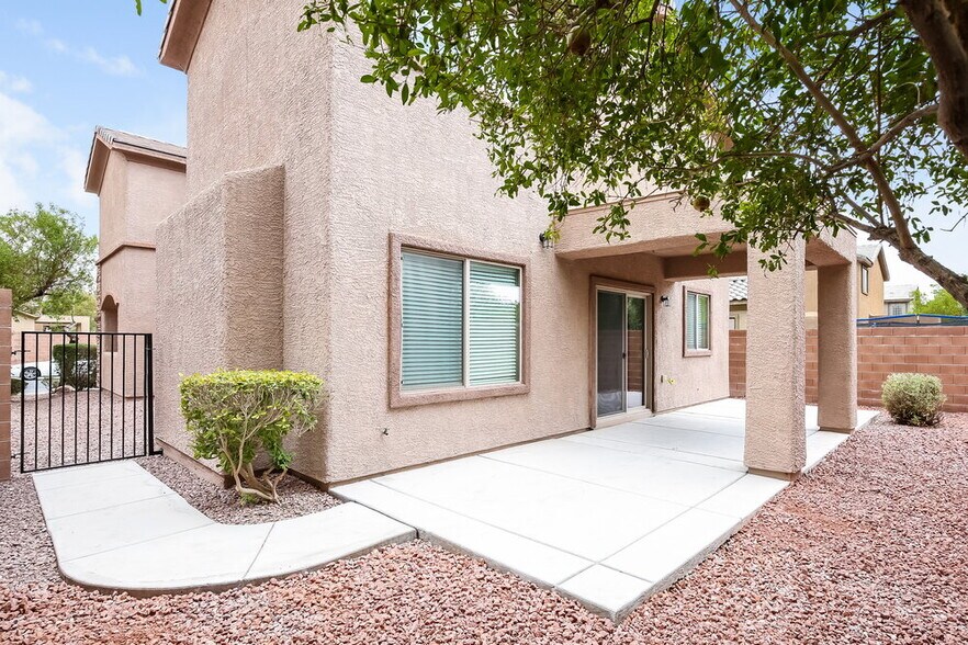 Building Photo - 4353 W Galapagos Ave