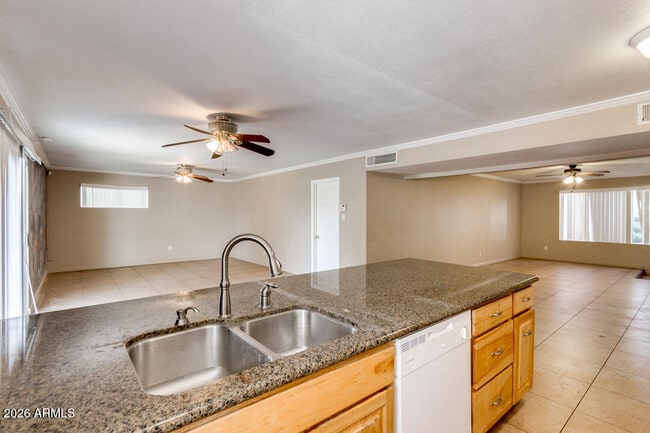 Building Photo - 211 E Geneva Dr