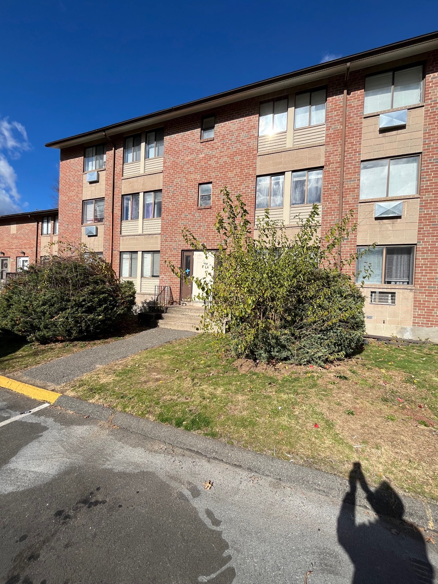 Building Photo - 30 Henderson Dr