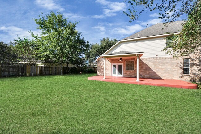 Building Photo - 4422 Roundtree Ln