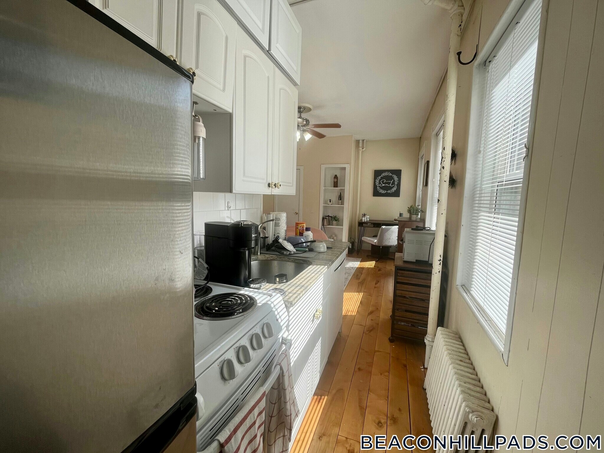 Building Photo - 108 Myrtle St