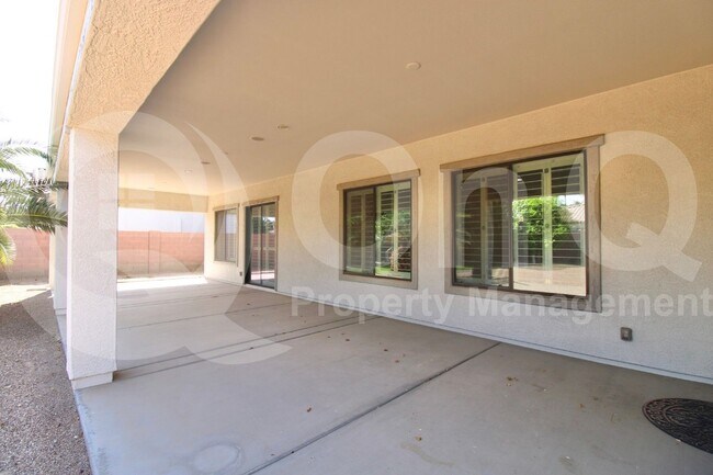 Building Photo - 2832 E Los Altos Rd