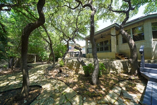 Building Photo - Beautifully Updated Home in Olympia Hills ...