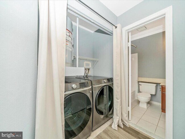 Building Photo - 9907 Boysenberry Way