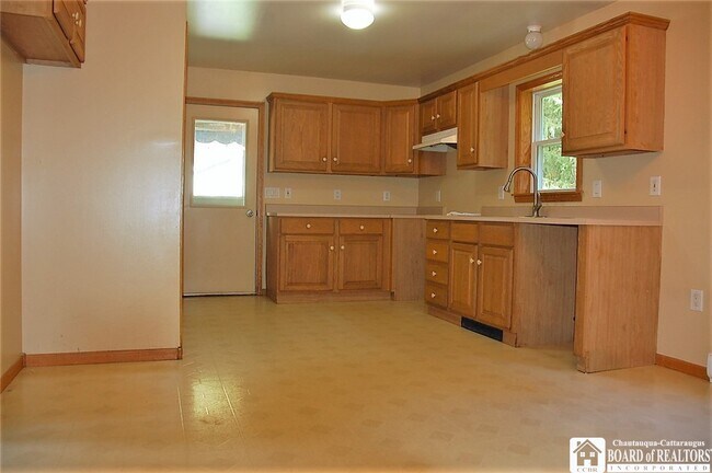 Building Photo - 2656 1/2 Horton Rd
