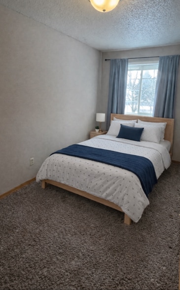 Building Photo - 9902 Fillmore St NE