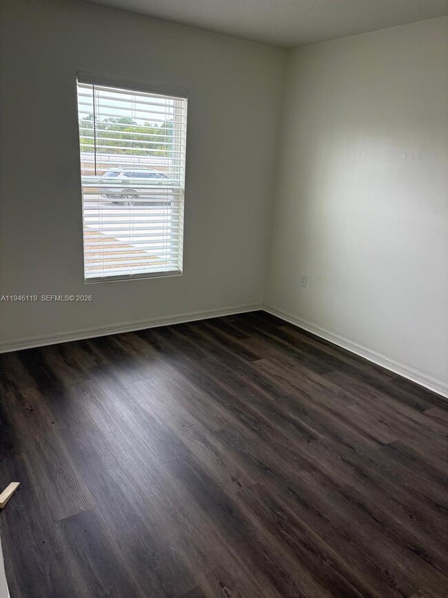 Building Photo - 579 NW North Macedo Blvd