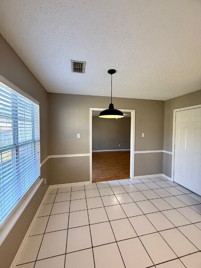 Building Photo - 24 Winchester Ct