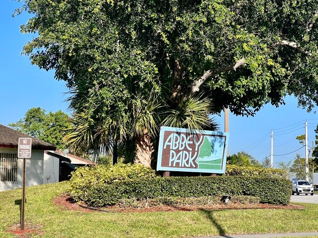 Building Photo - 1766 Abbey Rd