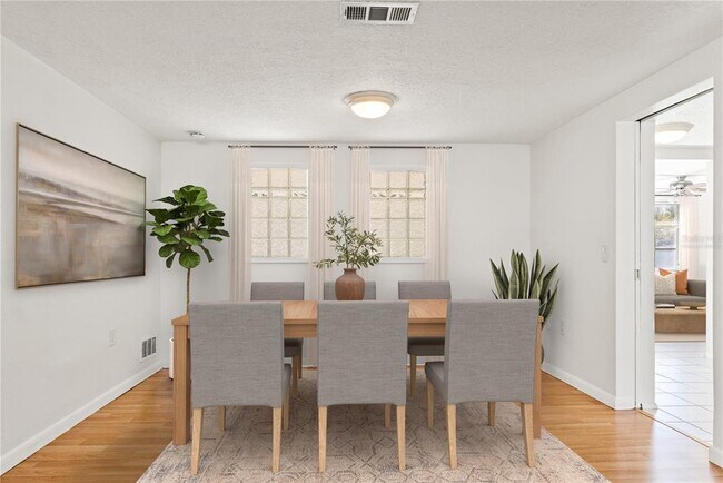 Building Photo - 4032 Westwood Dr