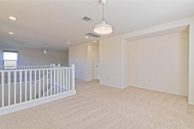 Building Photo - 413 Sheepshank Dr