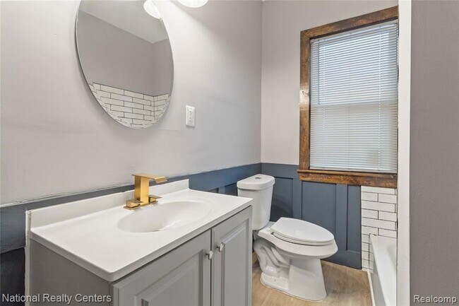 Building Photo - 767 Navahoe St