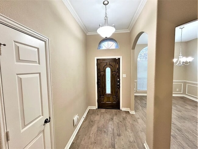 Building Photo - 1103 Miramar Ave