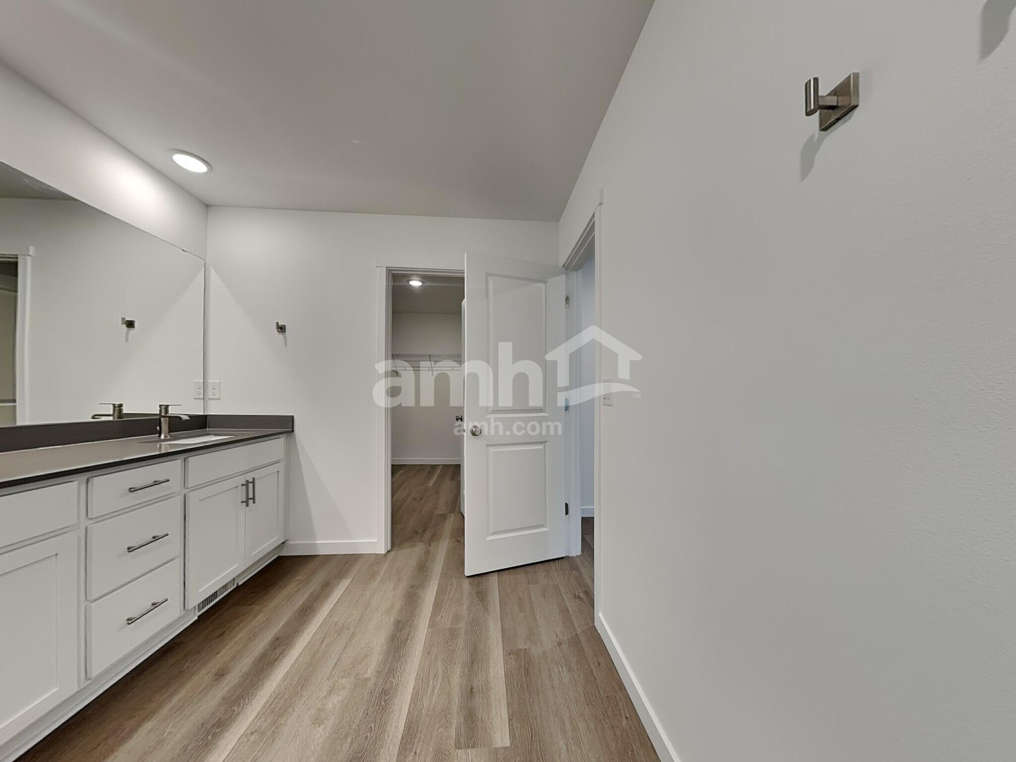 Building Photo - 5012 Washington St SE