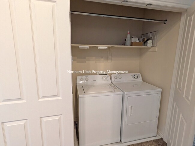 Building Photo - 2 Bed, 2 Bath, Garage, HVAC