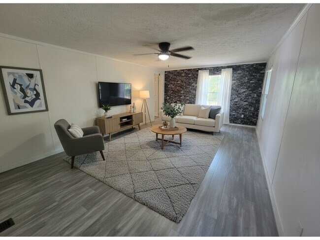 Building Photo - 235 Alview Dr