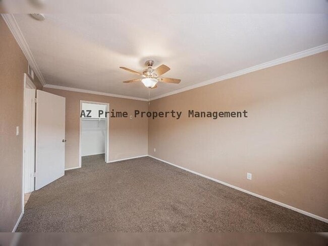 Building Photo - 922 S Acapulco Ln