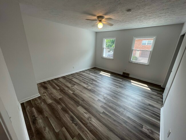 Building Photo - 5 Hapgood Hill