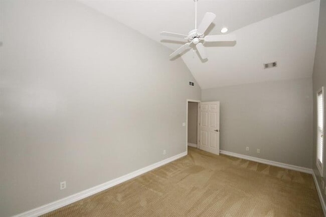 Building Photo - 1354 Brookhaven Village Cir NE