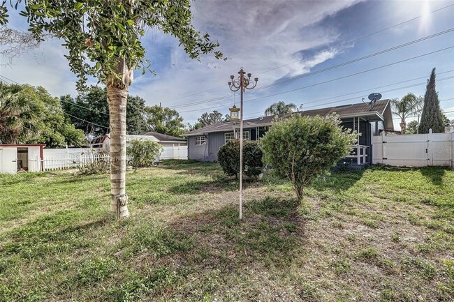 Building Photo - 408 Lake Ned Rd