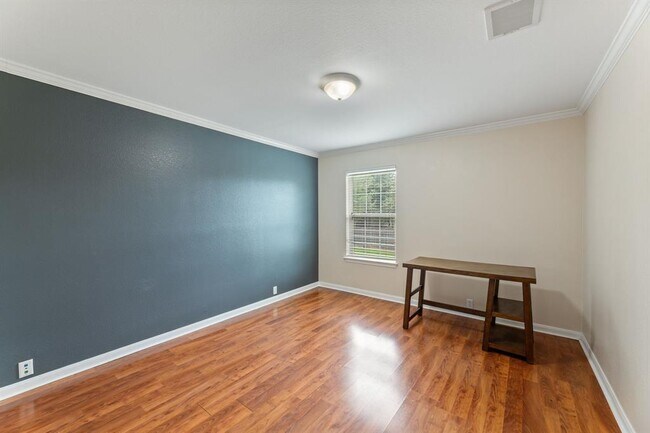 Building Photo - 816 Rusk Rd